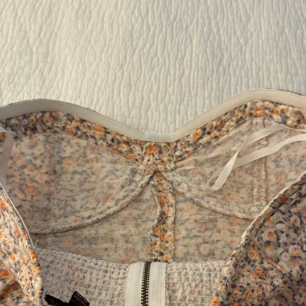 Floral Strapless cropped top - Picture 6 of 7